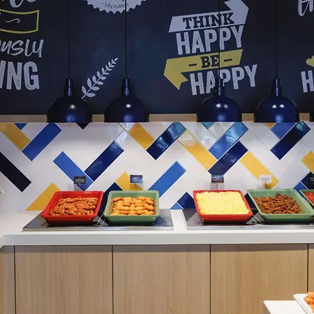 Hampton By Hilton Amsterdam Airport Schiphol 4*