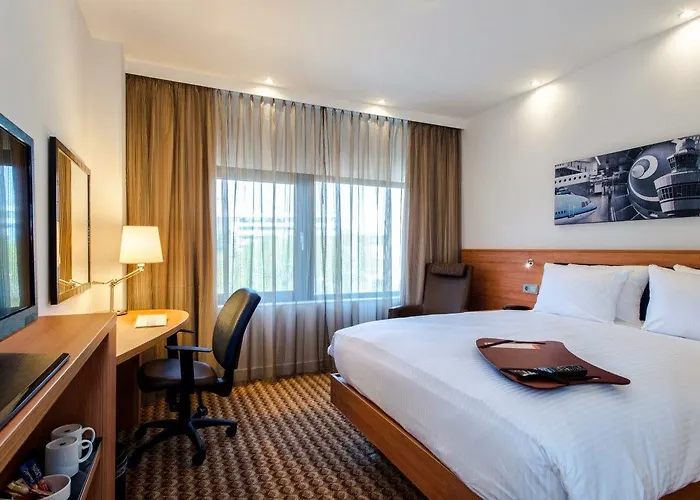 Hotel Hampton By Hilton Amsterdam Airport Schiphol 4*